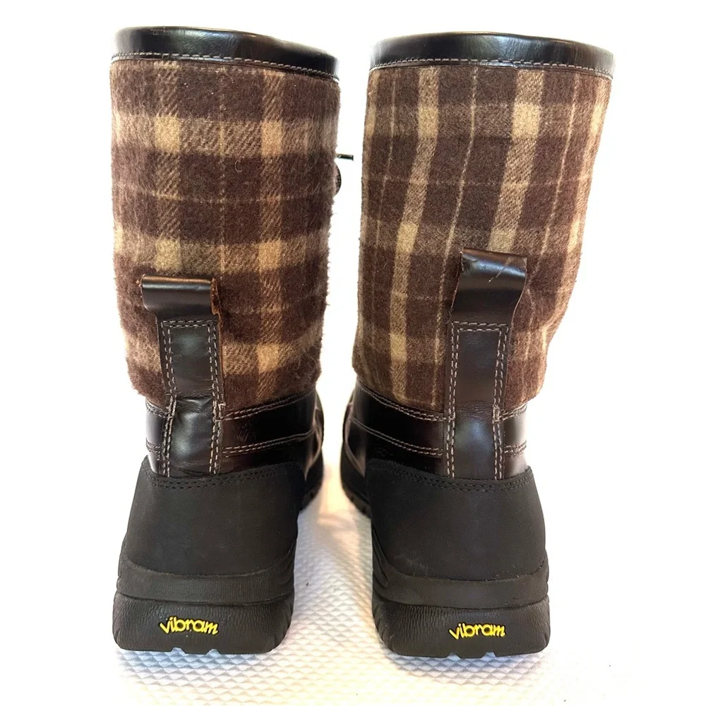 UGG lace up